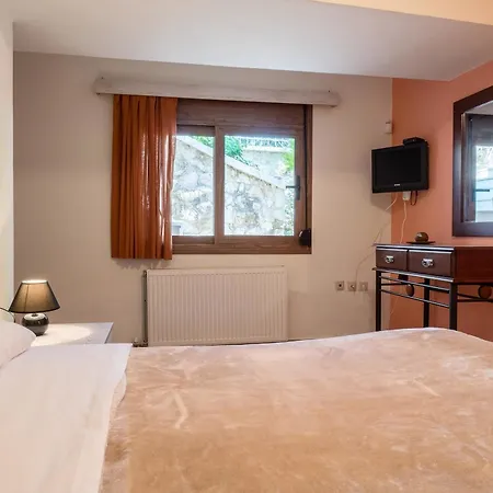 With 10 Bedrooms In Kaloniktis-rethymno, With Wonderful Sea View * Retimno