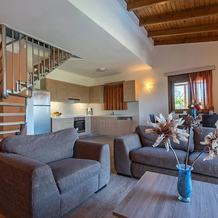 With 10 Bedrooms In Kaloniktis-rethymno, With Wonderful Sea View Willa