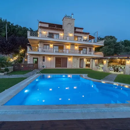 With 10 Bedrooms In Kaloniktis-rethymno, With Wonderful Sea View Willa